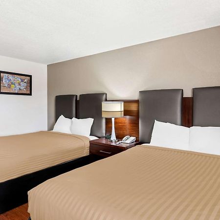 Econo Lodge Emporia Exterior foto